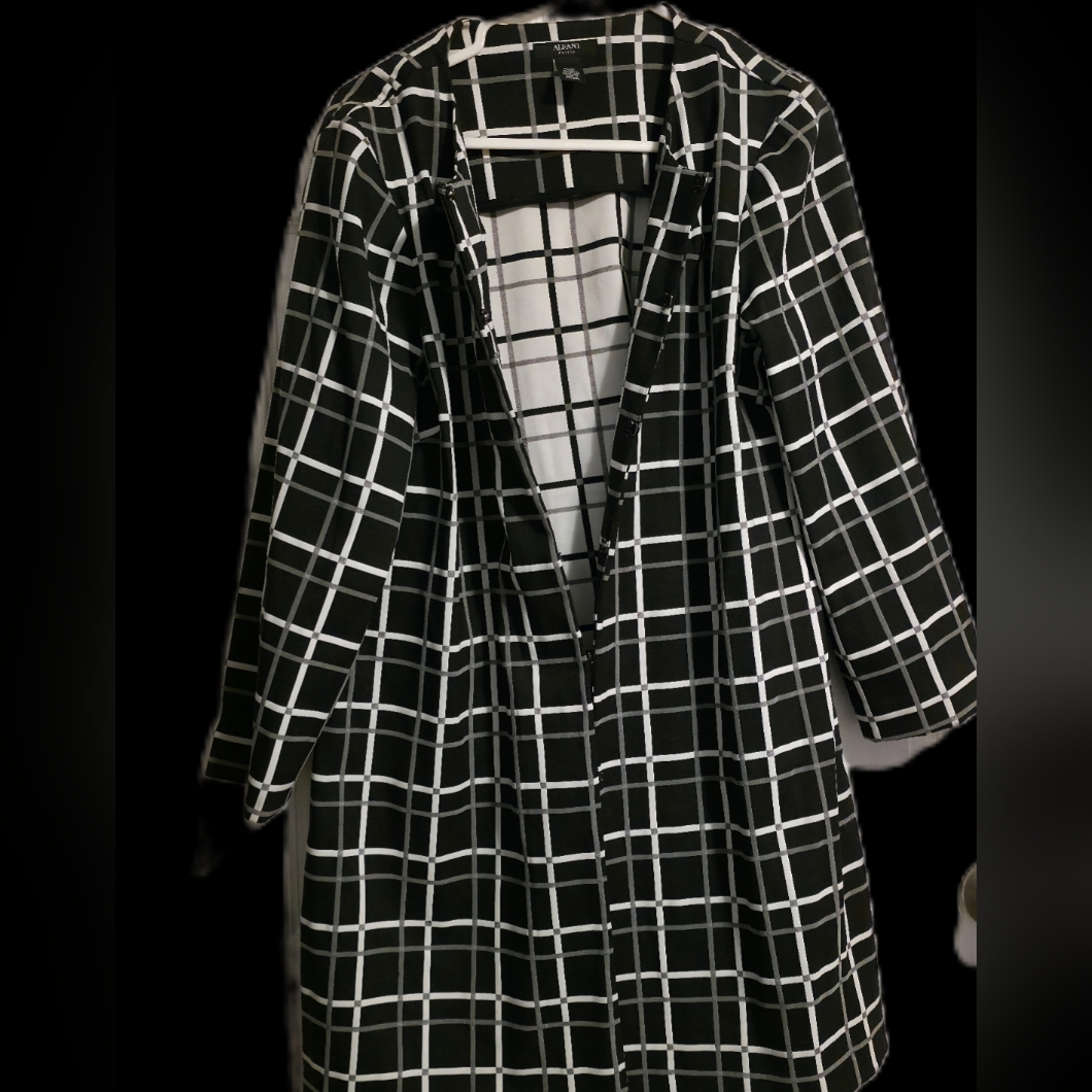4/$67 Deal! Beautiful Alfani Black And White Checkered Trench Coat